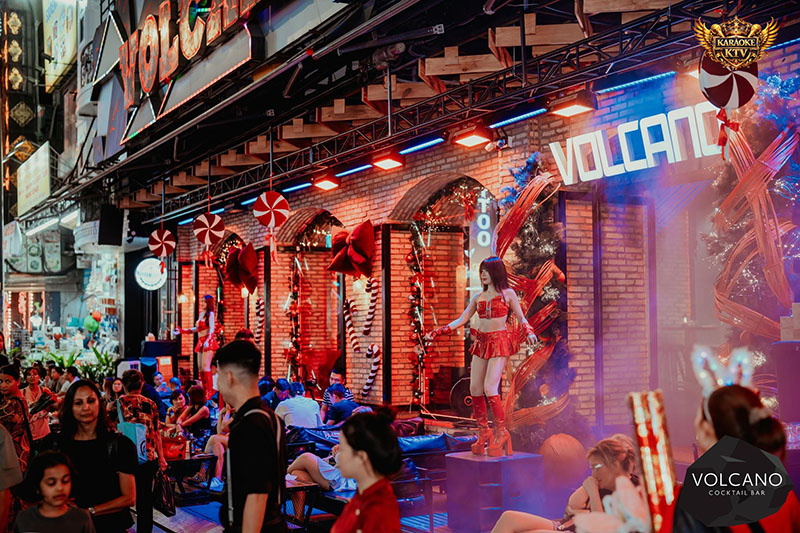 Không gian Volcano Bar – Chill thật sự giữa phố Tây ồn ào?