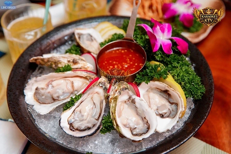 Sự kết hợp tinh tế giữa tháp bia tươi mát lạnh và mồi nhậu 