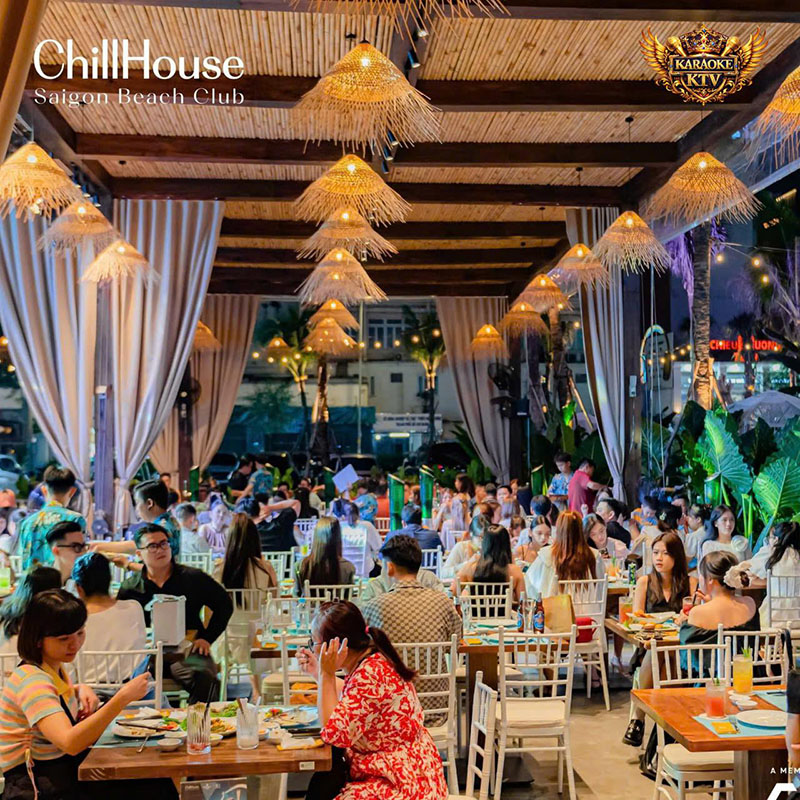 Menu tại YOYO Beer Garden 2Bis tập trung vào beer tươi mát lạnh và món nhậu đa dạng phong cách Á-Âu