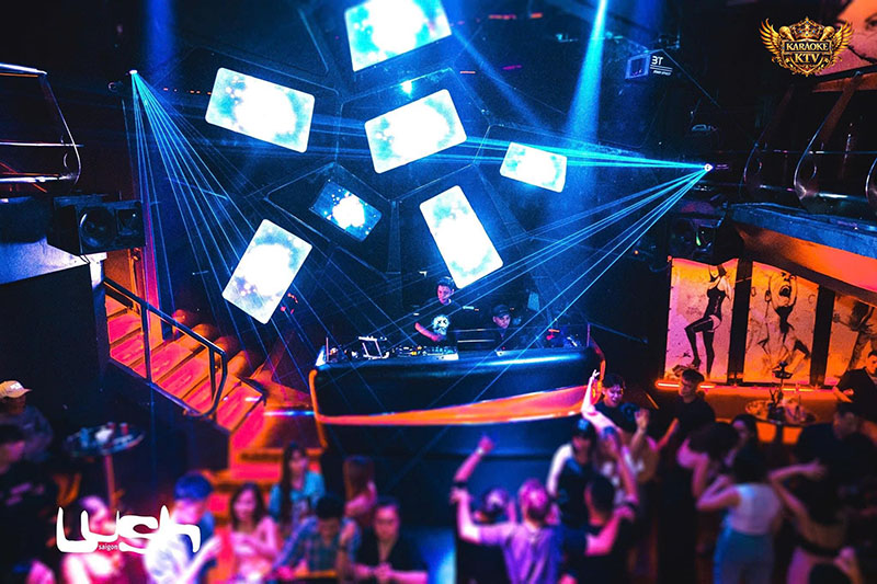 Một trong những lý do khiến Lush Saigon luôn đông khách chính là dòng nhạc đa dạng và chất lượng cao