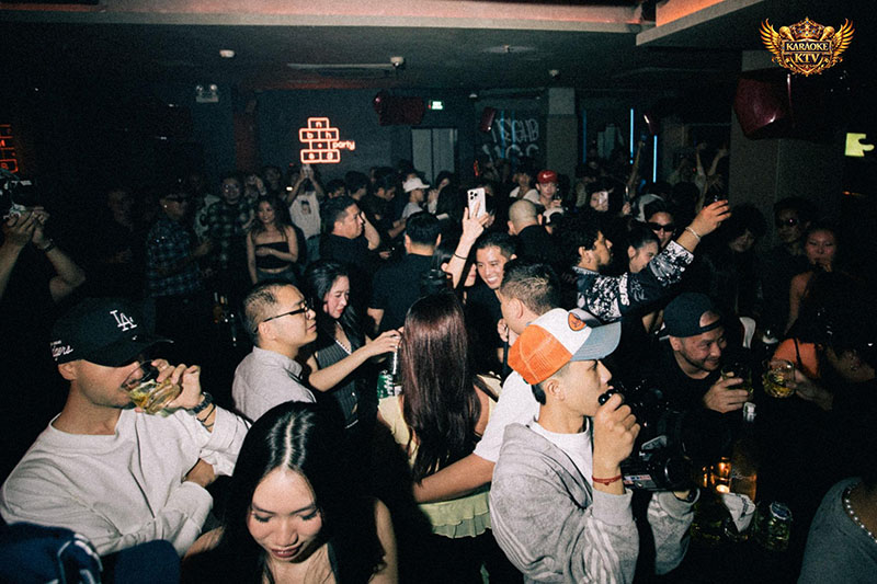 Neighborhood SGN - 11 Nam Quốc Cang là một trong những địa điểm giải trí đêm nổi bật tại TP. HCM