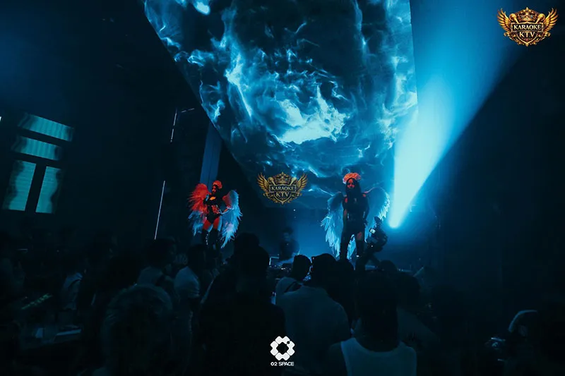 Đừng chỉ uống, hãy thực sự 