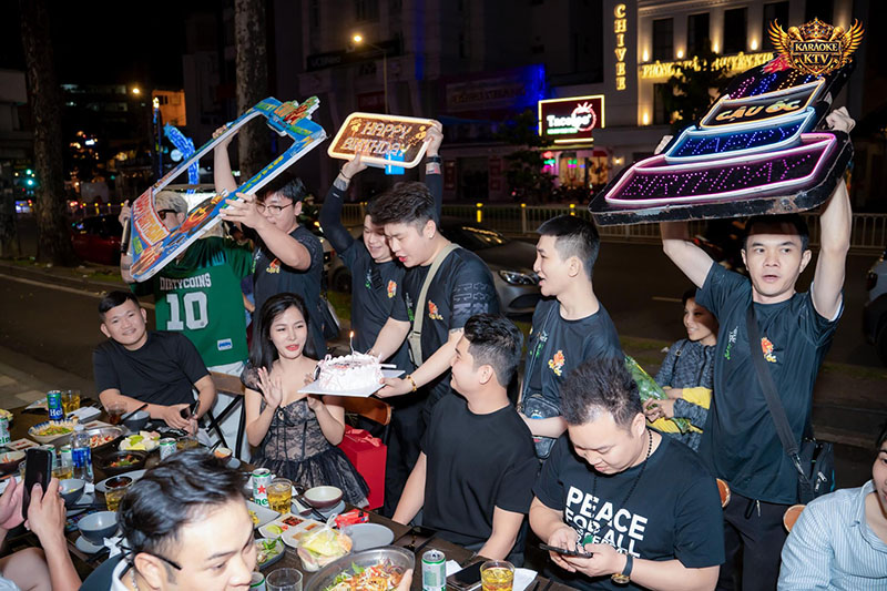 Review thực tế & Đánh giá từ khách hàng