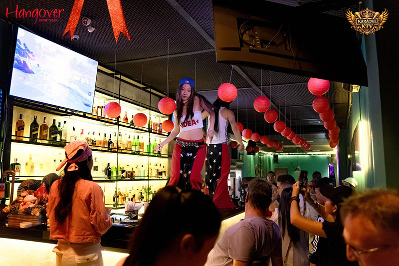 Sẵn Sàng Cho Một Đêm Quên Lối Về Tại Hangover!