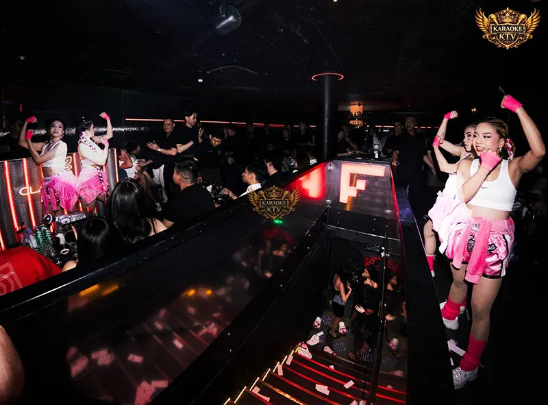 Nơi hội tụ các ngôi sao hàng đầu showbiz Việt mỗi tuần.