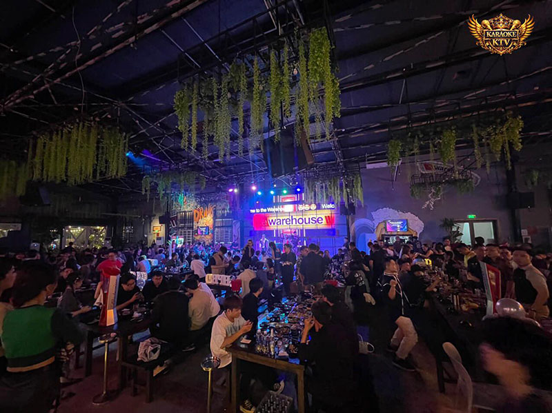 The Warehouse - 134A Lý Chính Thắng