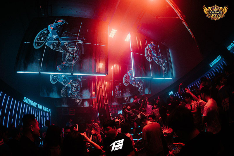 Tỏa sáng trong bóng tối tại Khu 13