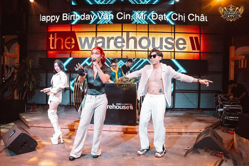 Hệ thống âm thanh, ánh sáng biến mỗi đêm thành một mini concert.