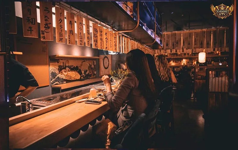 Tủ rượu kho báu của Emoi sẽ làm hài lòng cả những quý ông khắt khe nhất.