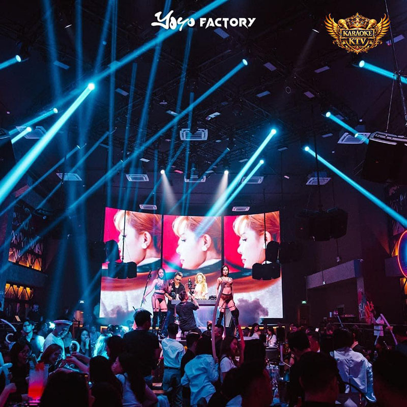 YOYOFactory nổi bật với DJ biểu diễn hàng đêm, chơi nhạc EDM, pop, rock remix