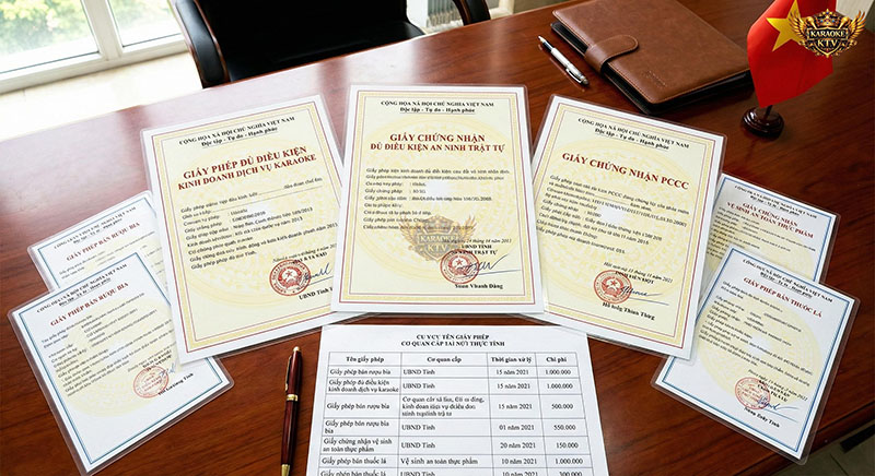 Các loại giấy phép con bắt buộc khi kinh doanh karaoke: Giấy ANTT, PCCC và Vệ sinh an toàn thực phẩm.