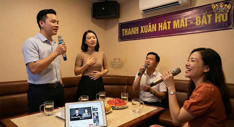 Bí kíp để có giọng hát "oanh vàng" trong mọi buổi tiệc: Từ cách lấy hơi bụng đến việc chọn bài tủ hợp tông giọng