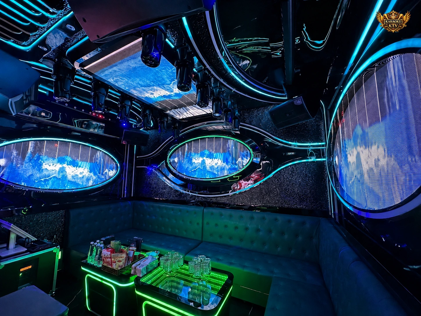 Phòng Club-in-room có bàn bida và DJ tại China Town KTV