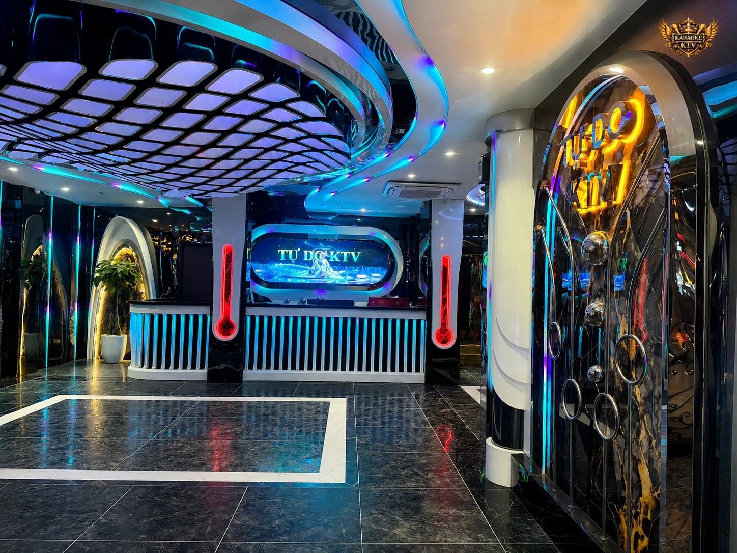 Phòng VIP hiện đại tại Karaoke Tự Do KTV