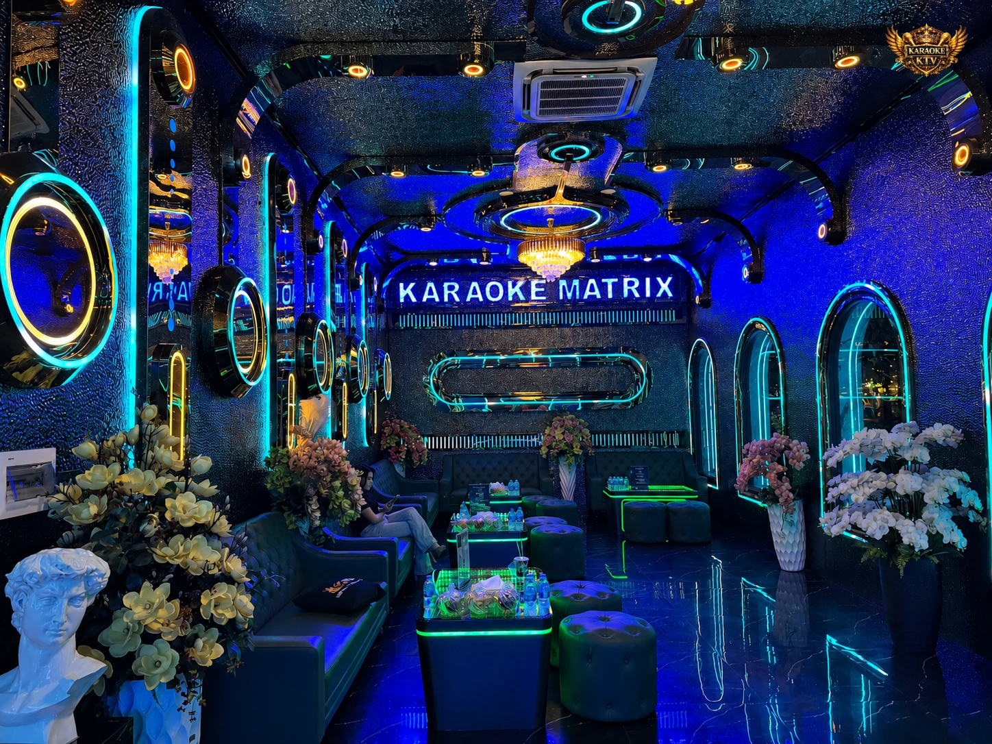 Thiết kế Futuristic và LED ma trận vô cực tại Karaoke Matrix
